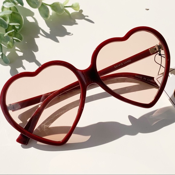 Red Heart Sunglasses - Picture 7 of 8